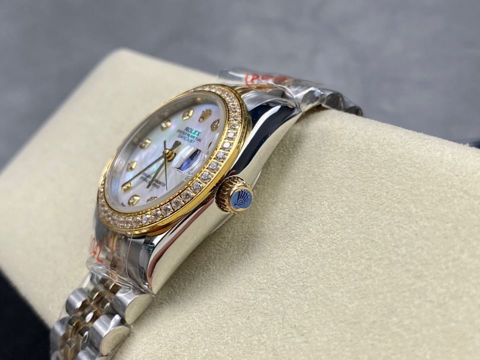 Rolex Datejust 31mm White Dial view 11