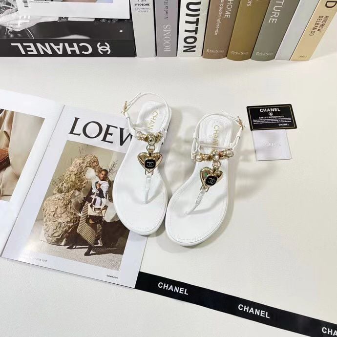 Chanel Shiny Pearl Crystal Cc Heart Thong Sandals White G39674 X01000 0S082 view 3