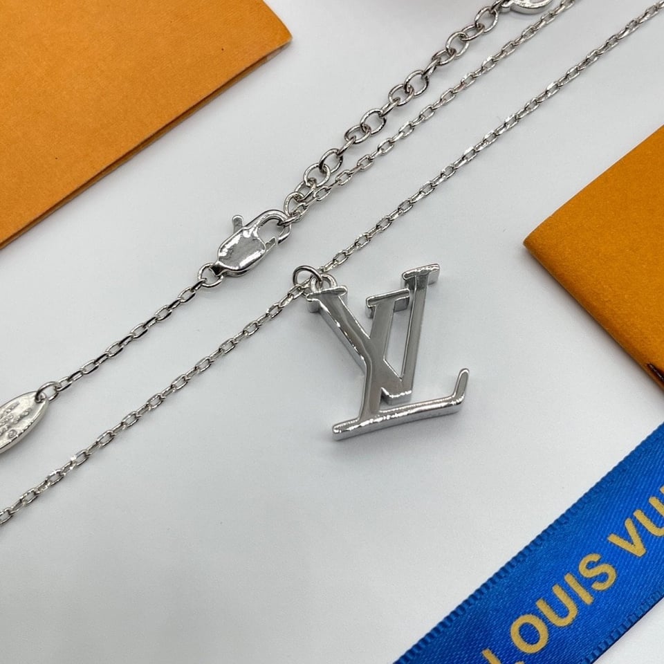 Louis Vuitton Silver Necklace view 3
