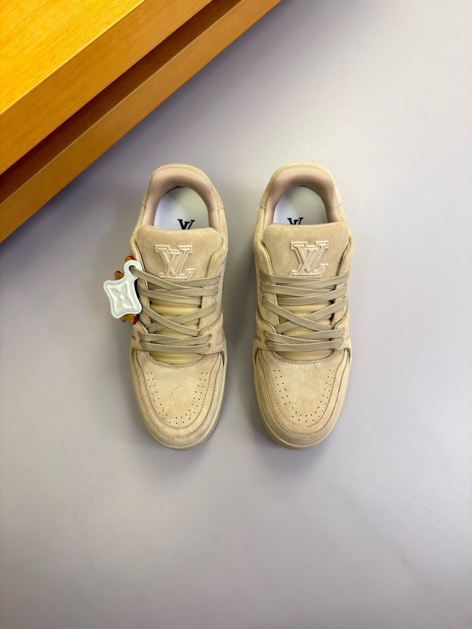 Louis Vuitton Trainer Distressed Sneakers Beige Classic 1AKBO8 view 4