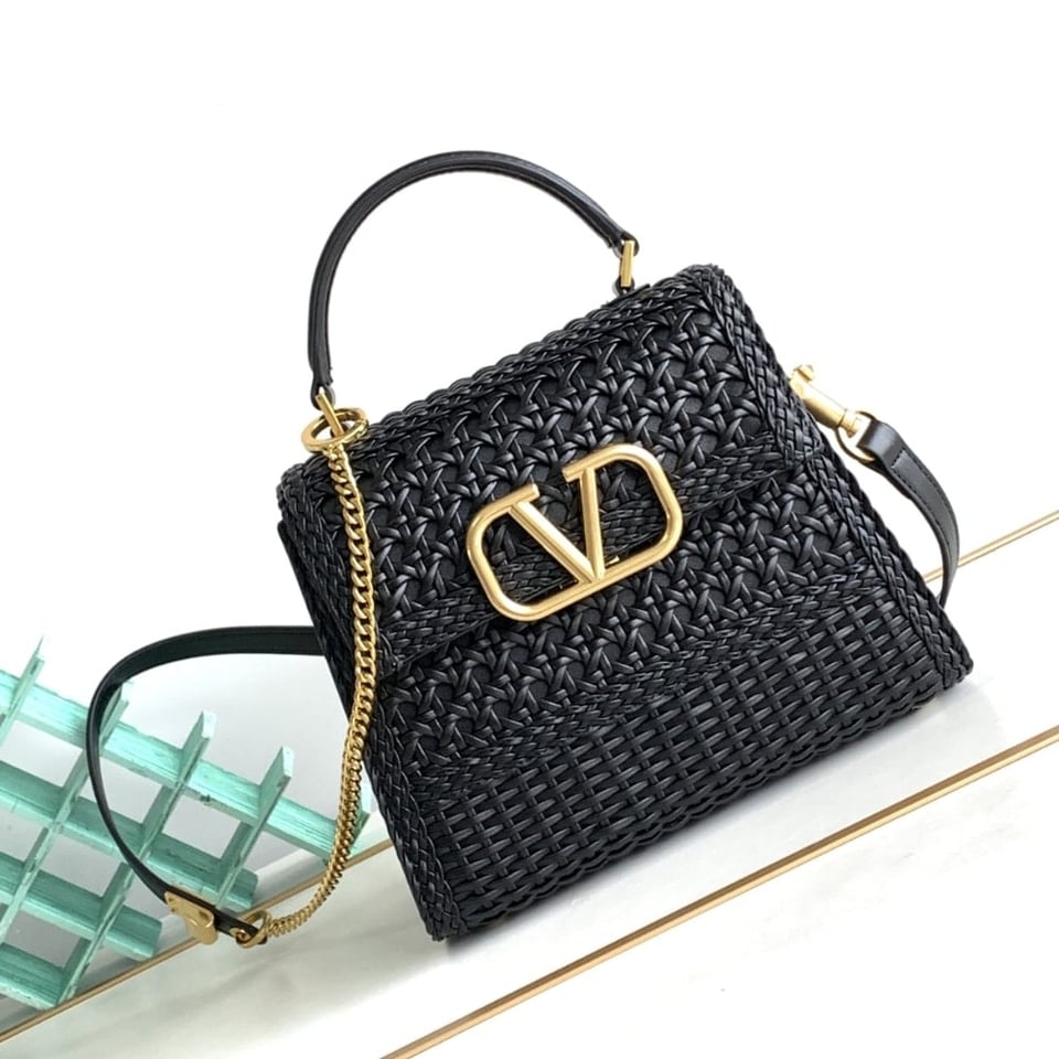 Valentino Vlogo Top Handle Bag Black 22Cm view 3