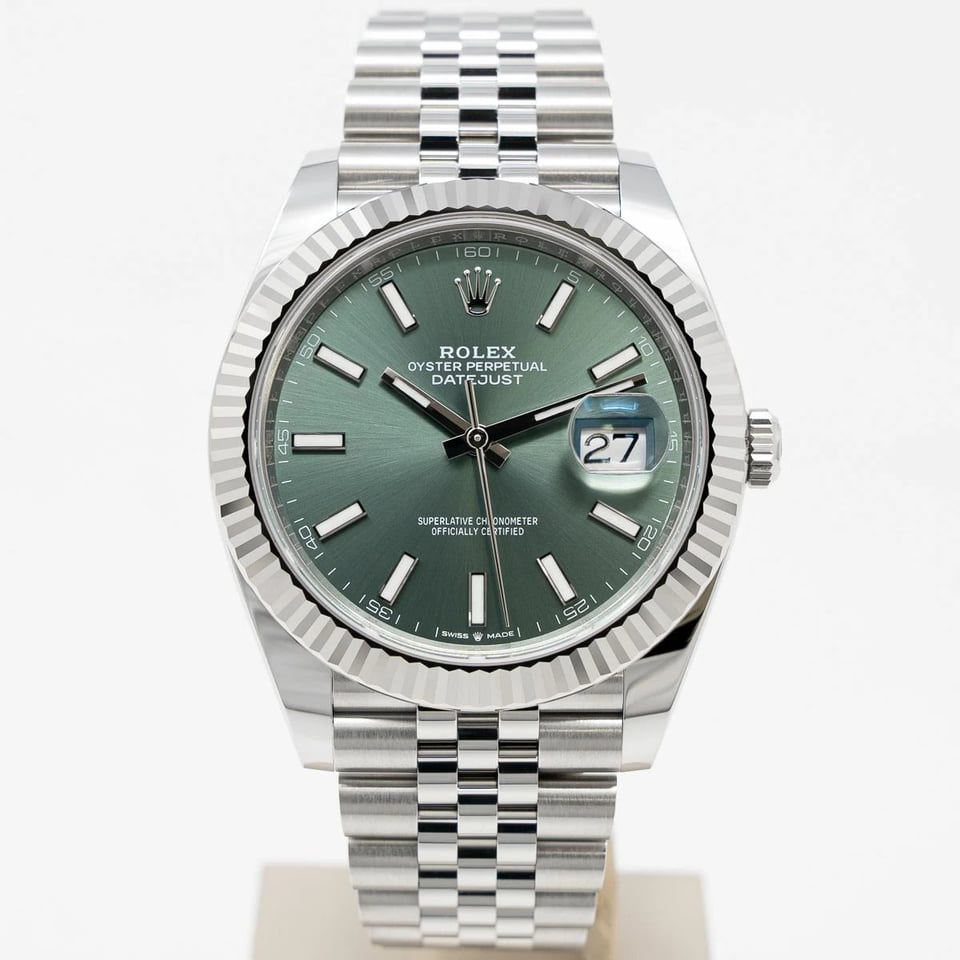 Rolex Datejust 41mm Green Dial 126334 Jubilee view 3