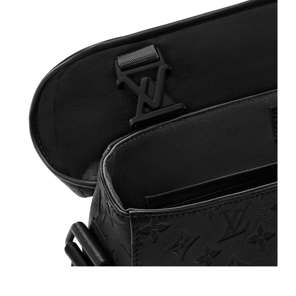 Louis Vuitton Messenger Voyager PM For Men 33cm M25121 view 5