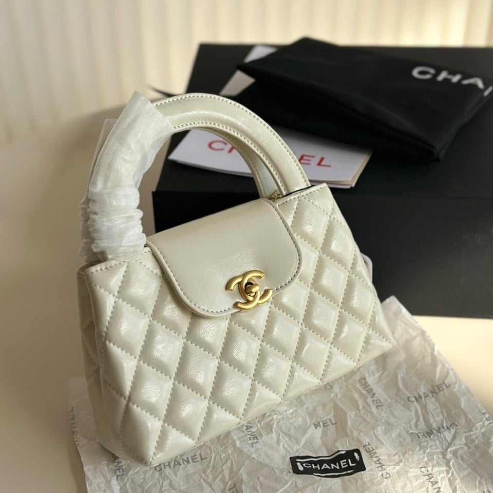 Chanel Mini Shopping Bag Shiny Crumpled Calfskin White 20Cm/7.9in As4416 B15566 10601 view 4