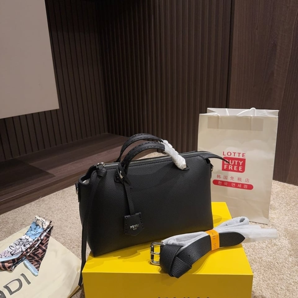 Fendi By The Way Medium Leather Boston Bag Black 20Cm view 3