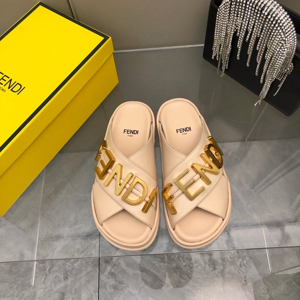 Fendi Fendigraphy Leather Slides Light Pink view 3