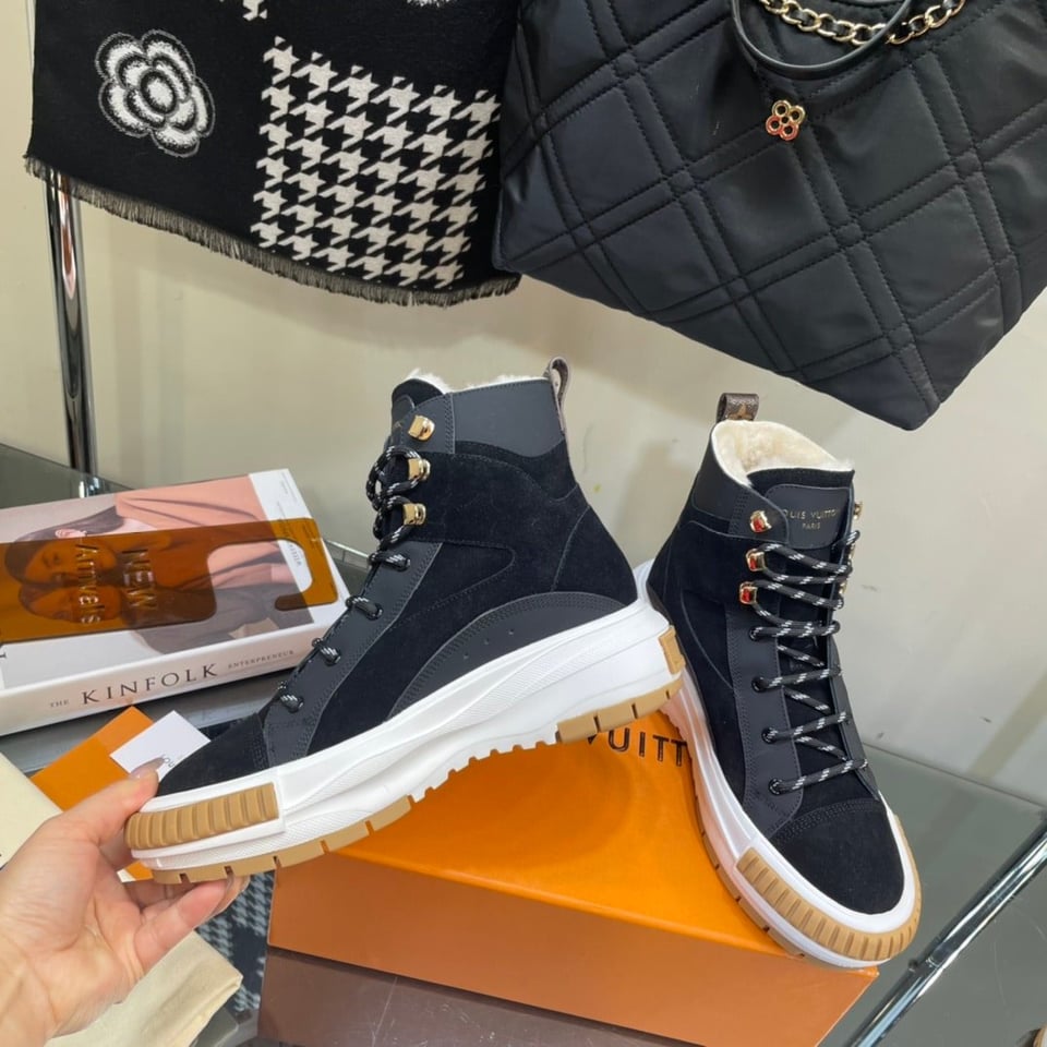 Louis Vuitton Squad Sneaker Boots Black view 8