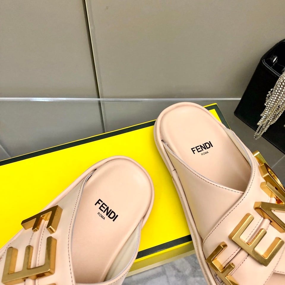 Fendi Fendigraphy Leather Slides Light Pink view 11