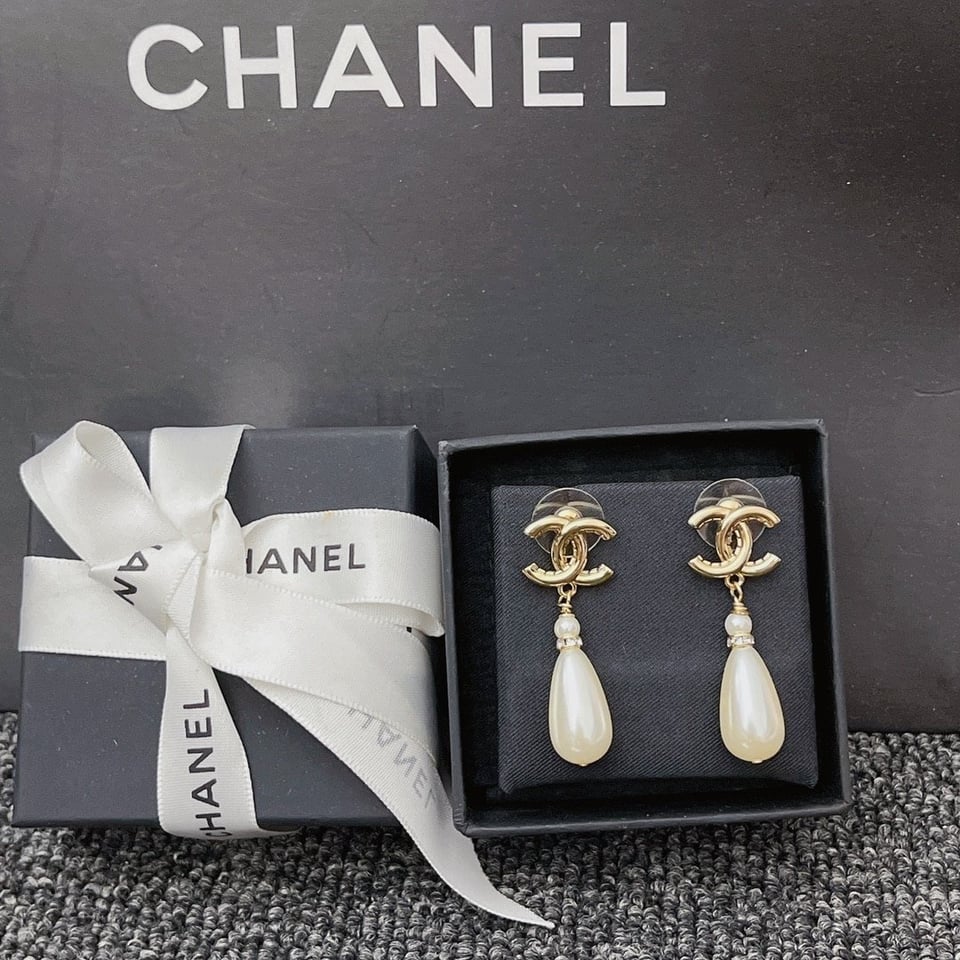 Chanel Cc Pearl Drop Earrings view 7