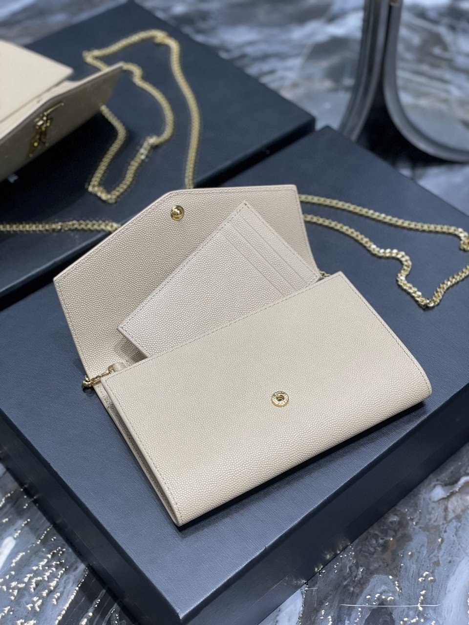 Saint Laurent Uptown Chain Wallet In Grain De Poudre Embossed Leather Blanc Vintage 19Cm view 4