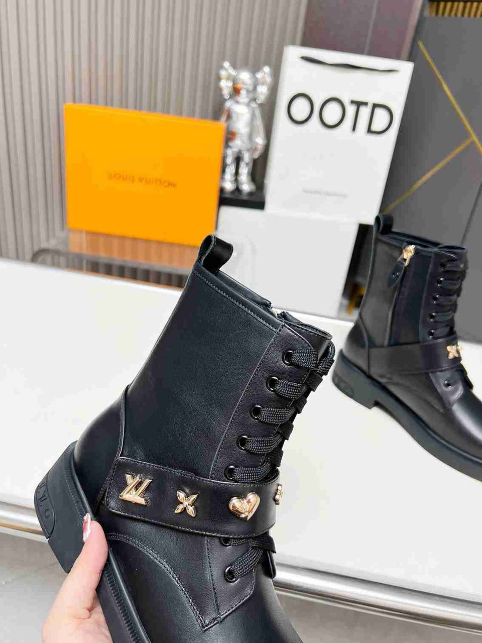 Louis Vuitton Citizen Boots Black 1Adazr view 4