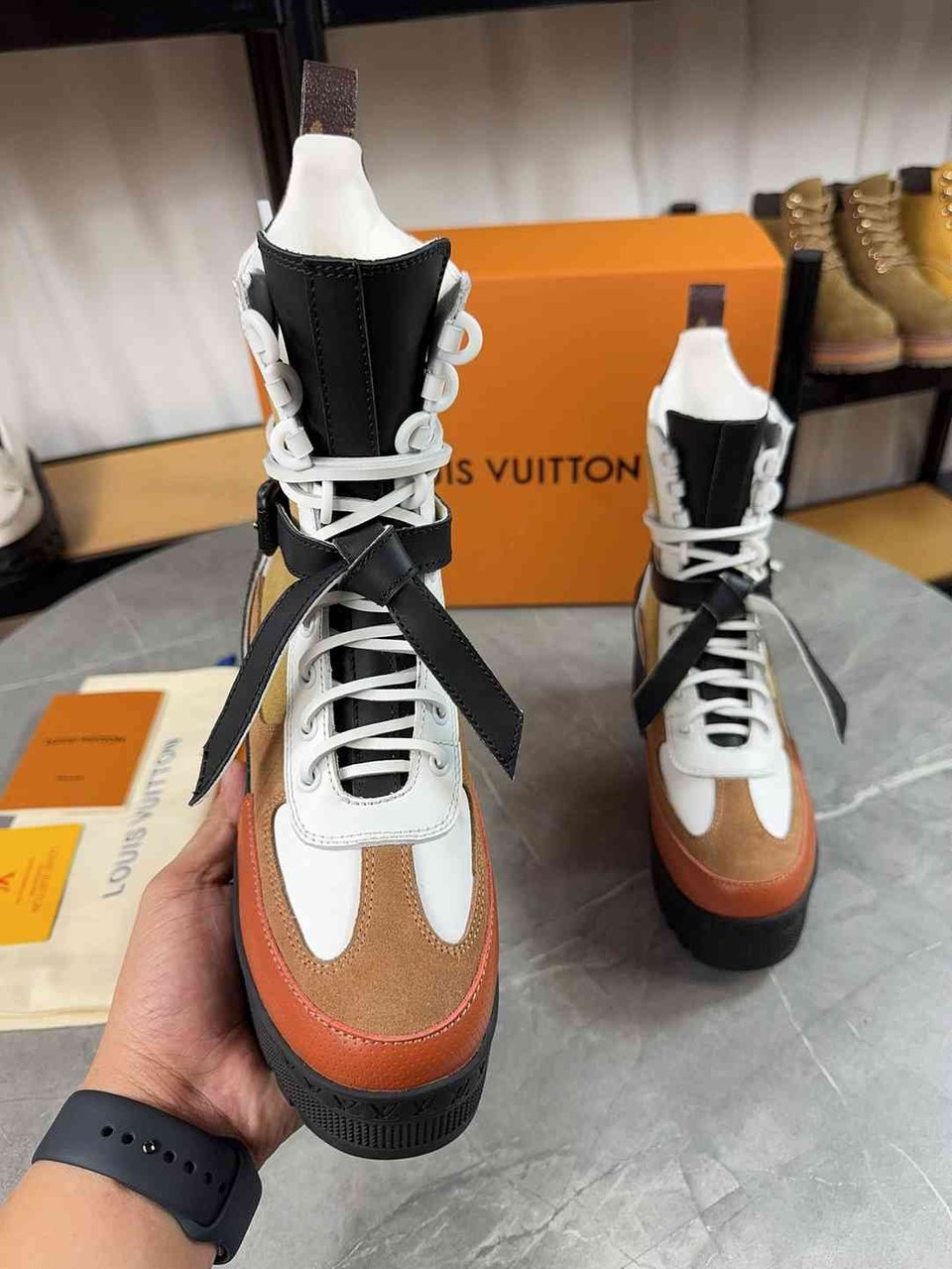 Louis Vuitton Laureate Platform Desert Boot Beige 1Ad24J view 5
