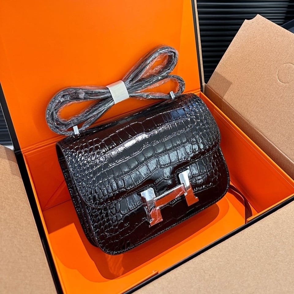 Hermès Mini Constance 19 Shiny Alligator Black Palladium Hardware 19cm / 7.5in view 9