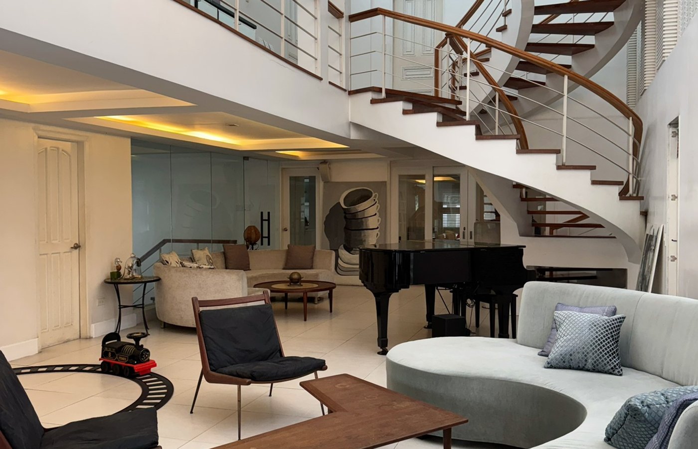 Photo 5 of 10 — 6BR house for sale, White Plains, Quezon City