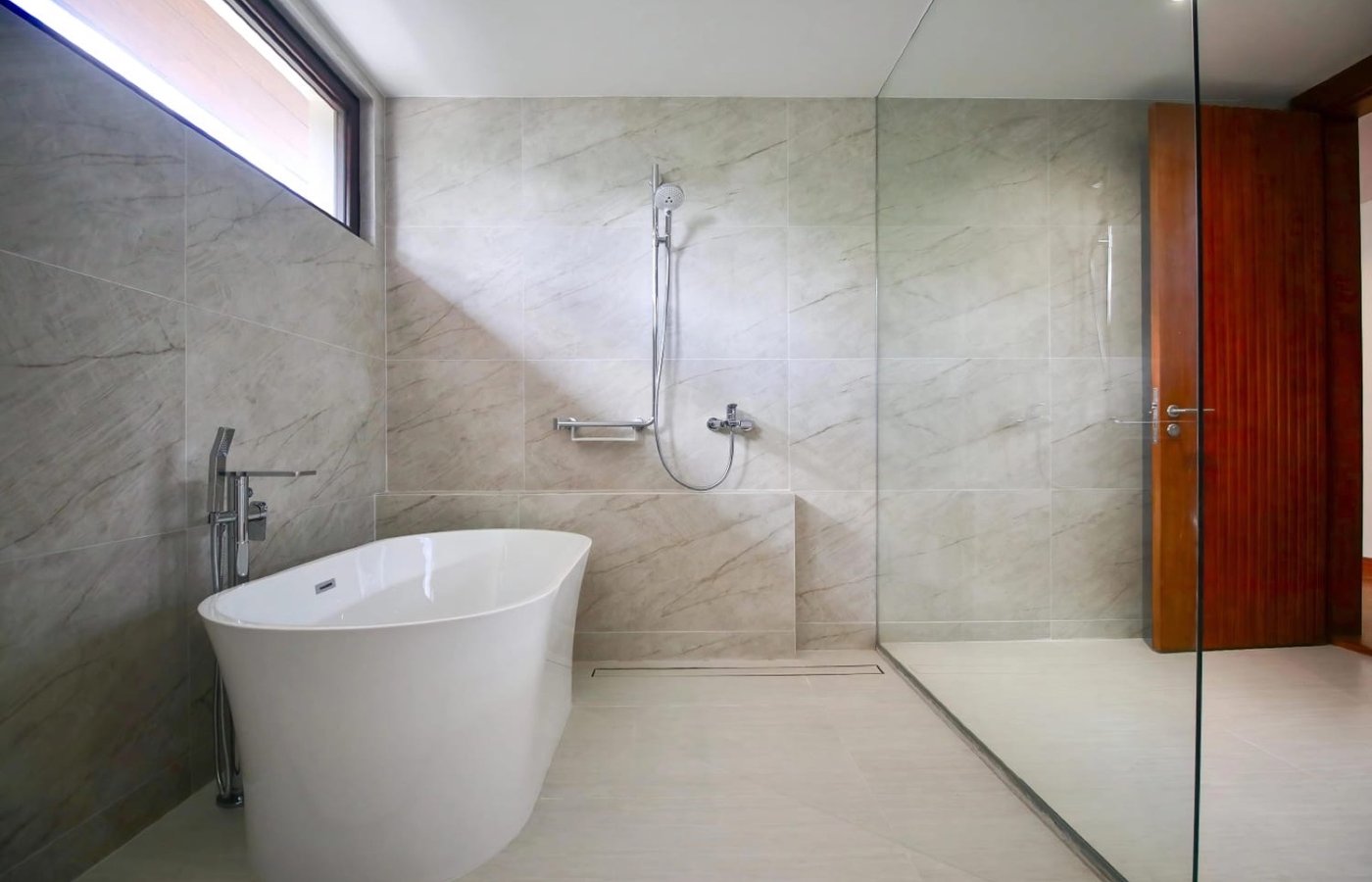 Photo 5 of 7 — 7BR house for sale, Tivoli Royale, Quezon City