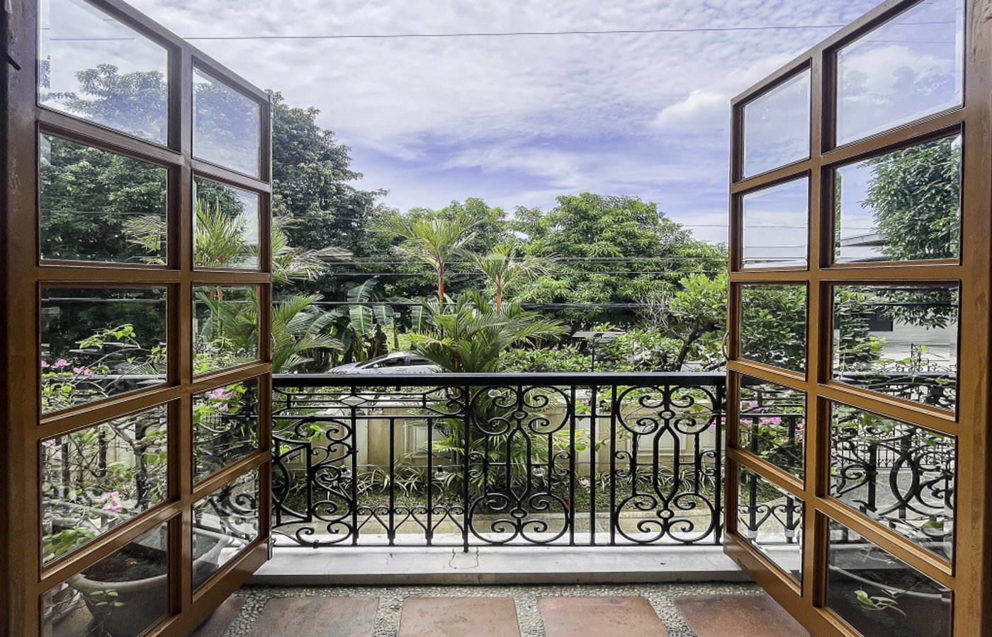 Photo 9 of 10 — 6BR house for sale, Loyola Grand Villas, Quezon City