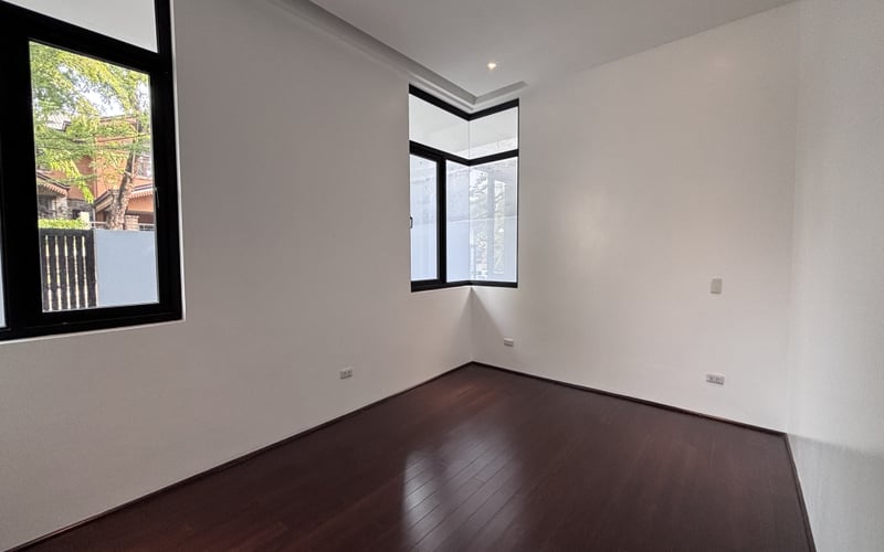Brand New 7BR House & Lot for Sale in White Plains, Quezon City