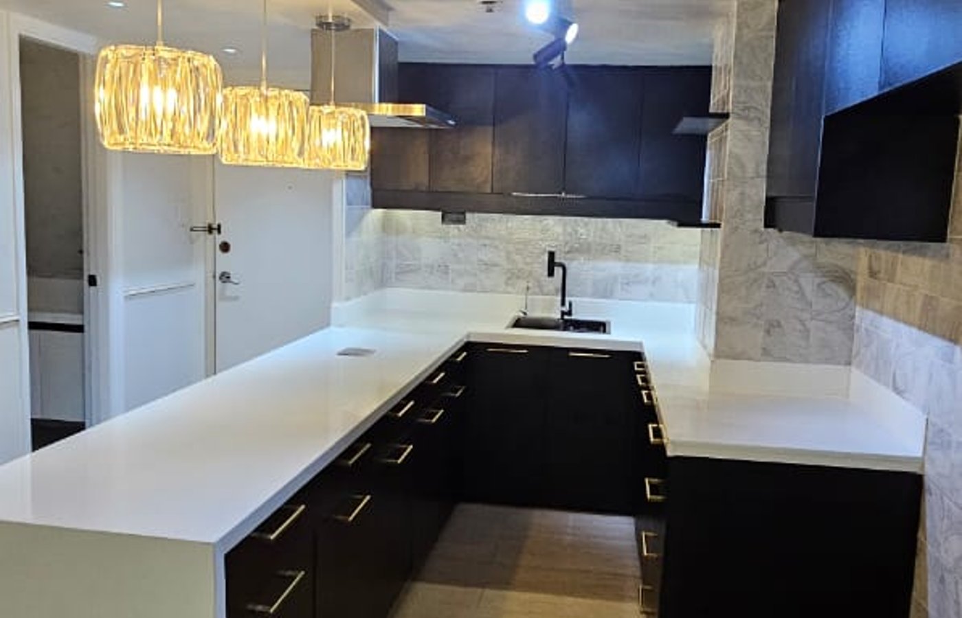 Best Deal Modern Minimalist Fresh In and Out 3BR across Don Bosco Makati