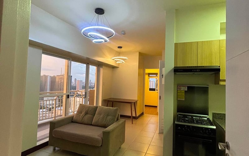 2BR Corner Atrium Unit for Sale in Brixton Place Kapitolyo Pasig near BGC - DMCI Homes