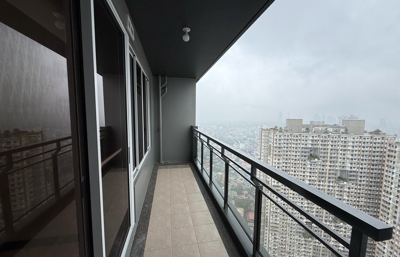 Photo 8 of 9 — 2BR condo for rent, The Oriana, Quezon City