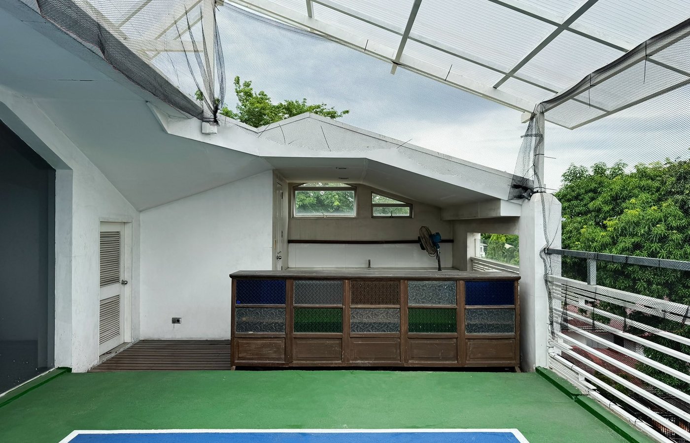 Photo 9 of 10 — 6BR house for sale, White Plains, Quezon City