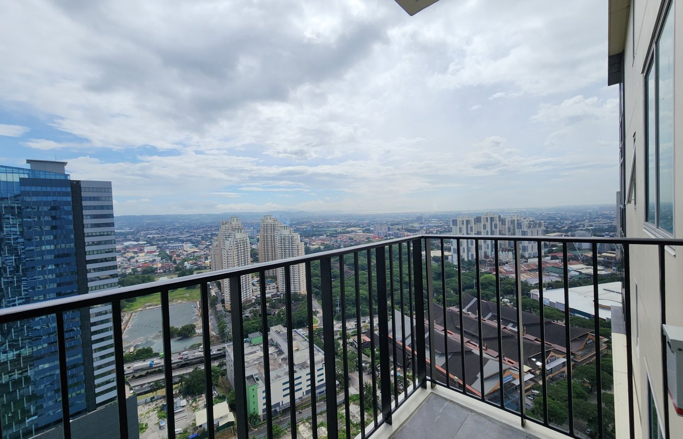1 BR Condo unit for Lease at Maple @ Verdant Tower