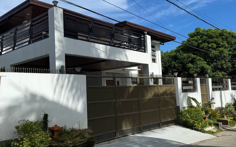 MODERN HOUSE IN TAGAYTAY CITY