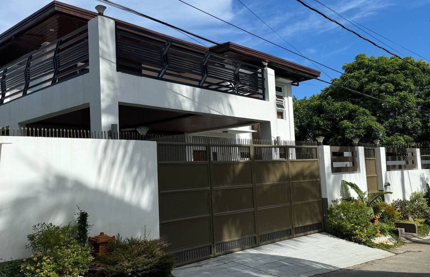 MODERN HOUSE IN TAGAYTAY CITY