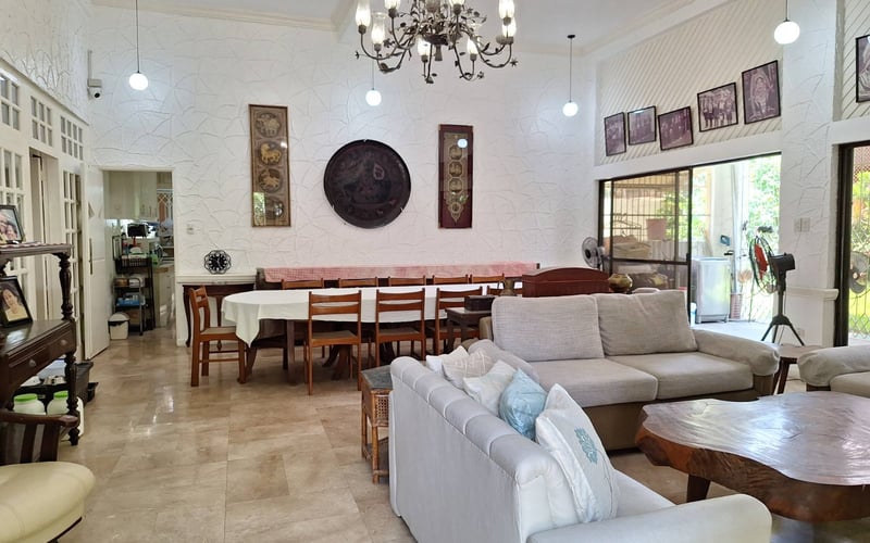 5BR House in Tahanan Village, Parañaque with Private Master Suite & Large Garden 560 sqm lot