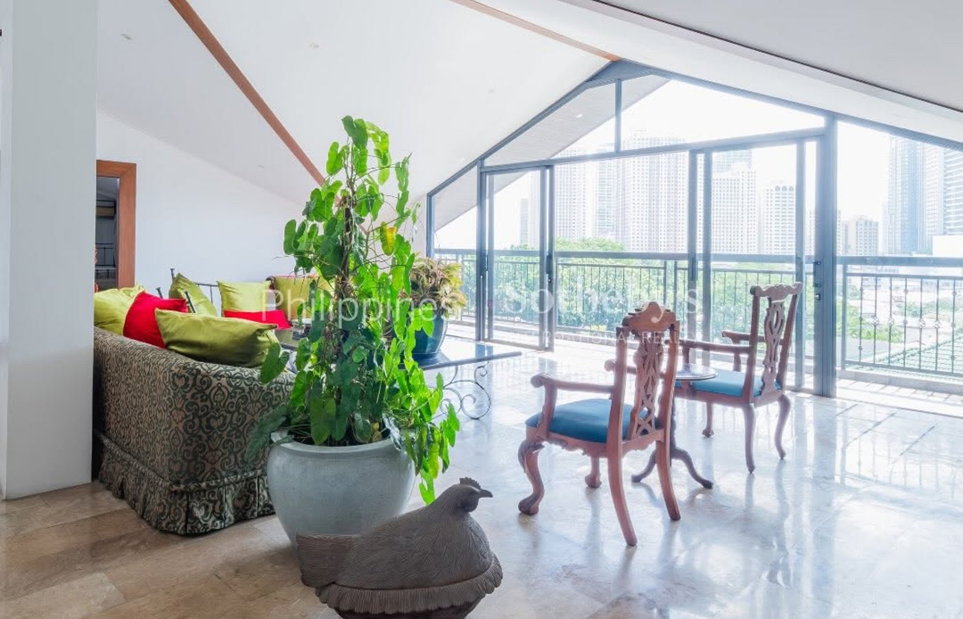 Photo 8 of 10 — 12BR house for rent, White Plains Village, Quezon City