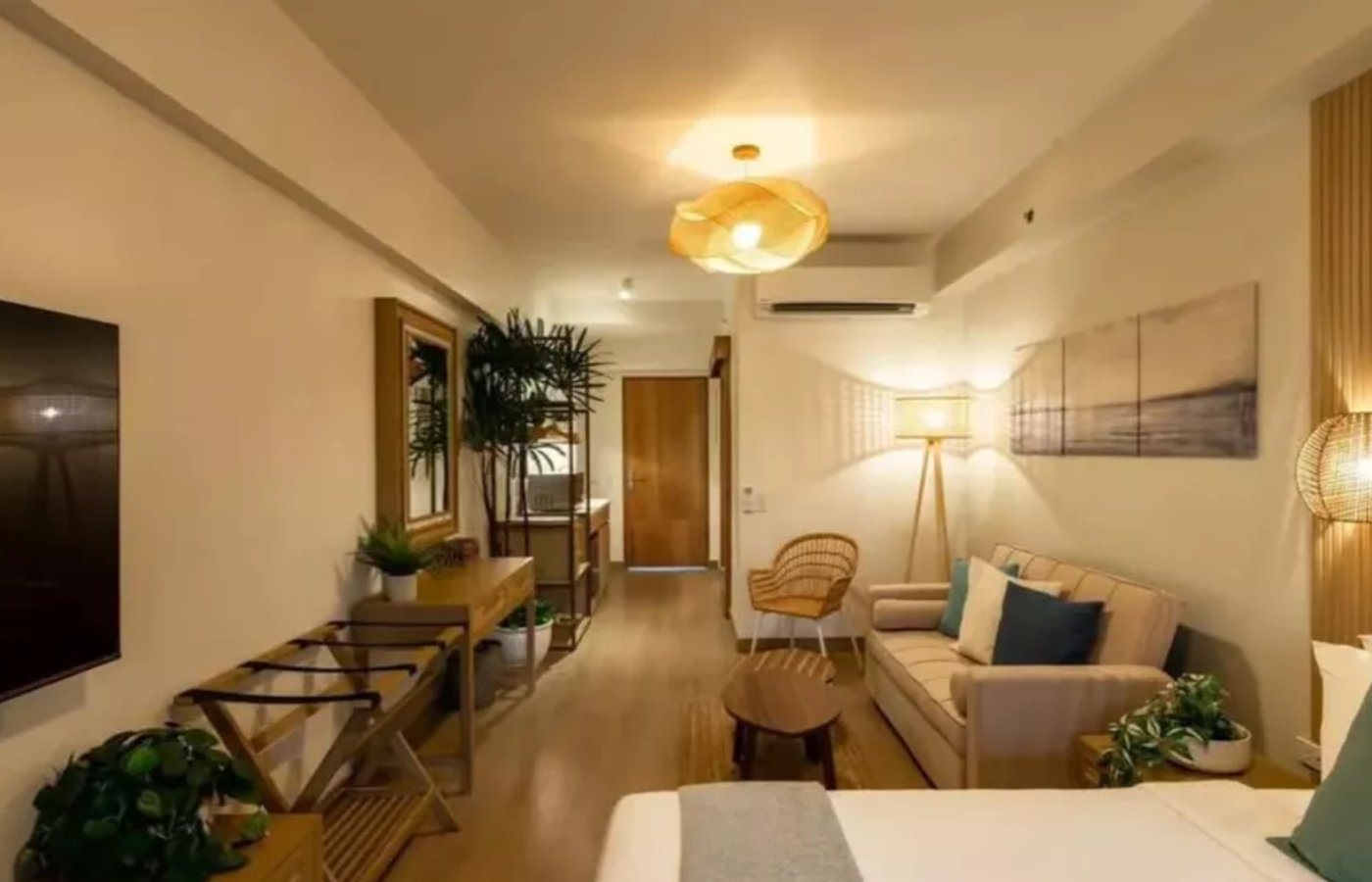 Photo 3 of 10 — Condo for sale, Solmera Coast - Bumi Building, San Juan