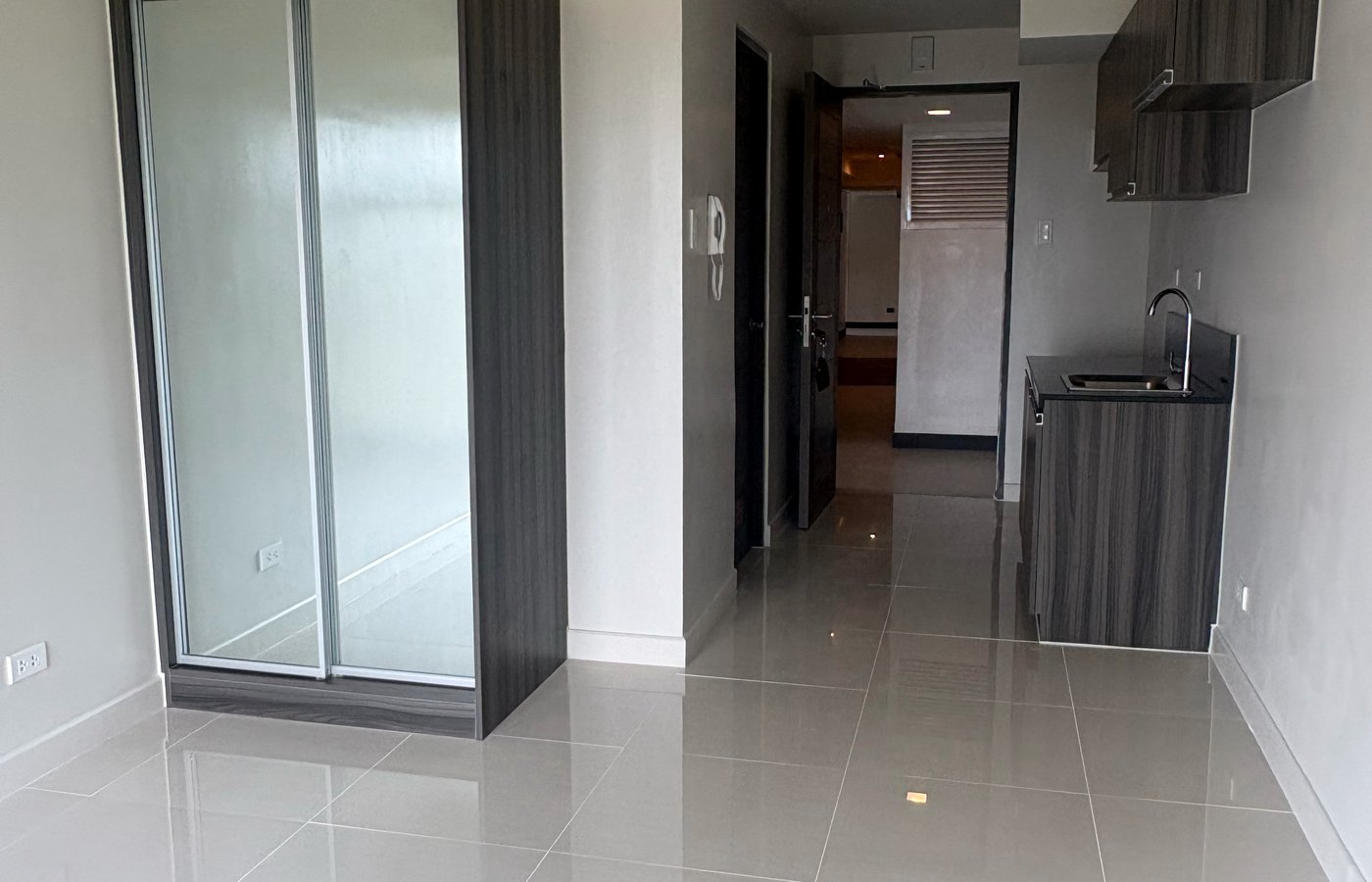 Photo 2 of 10 — Studio for rent, Pasig