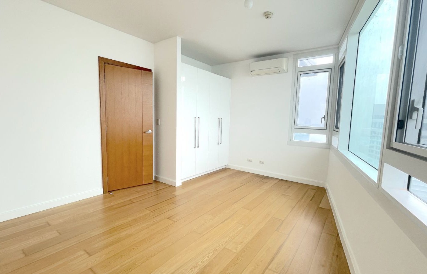Photo 4 of 4 — 3BR penthouse for sale, Park Terraces, Makati