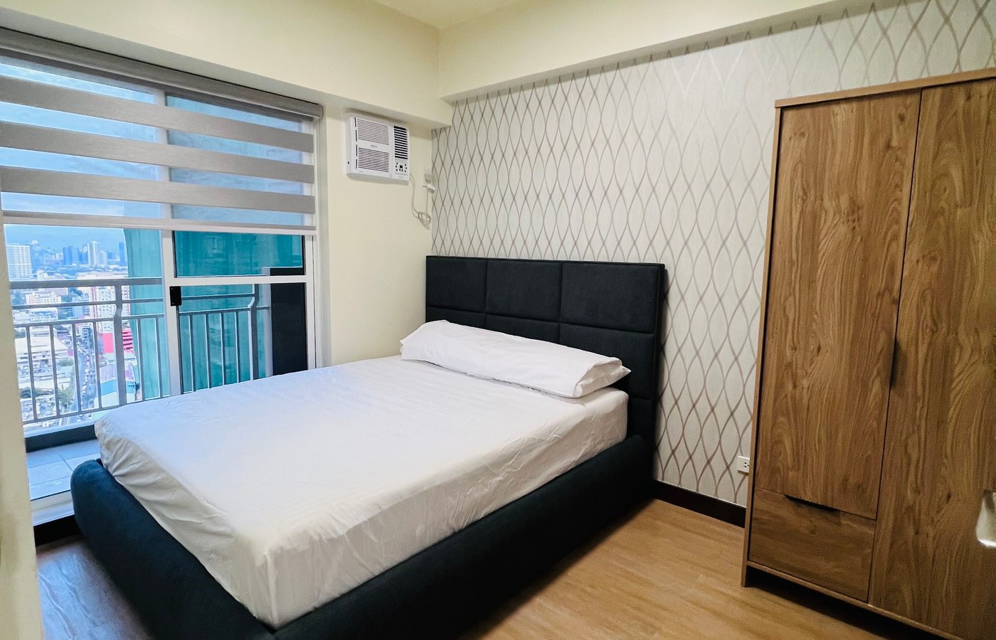 Atirum 2 Bedroom Corner End Unit with Skylight Brixton Place Kapitolyo Pasig DMCI Homes