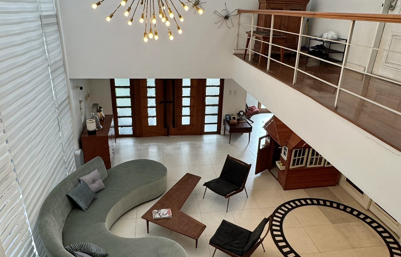 Photo 2 of 10 — 6BR house for sale, White Plains, Quezon City