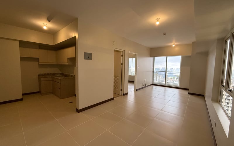 FOR RENT: Rare 2-Bedroom "Big Cut" with Exclusive Private Entrance and with FREE inhouse WIFI at The Oriana by DMCI Homes