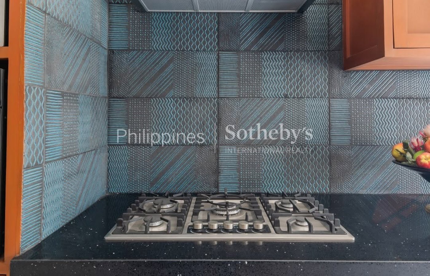 Photo 7 of 10 — 12BR house for rent, White Plains Village, Quezon City
