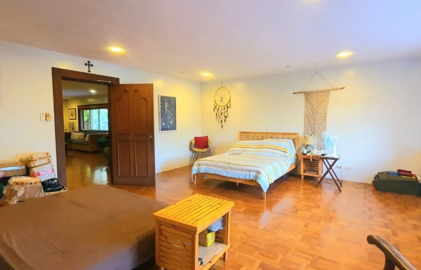 Photo 4 of 10 — 6BR house for sale, White Plains, Quezon City