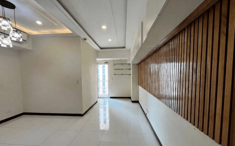 Studio Converted to 1-BR with Balcony | Venice Luxury Residences, McKinley Hill