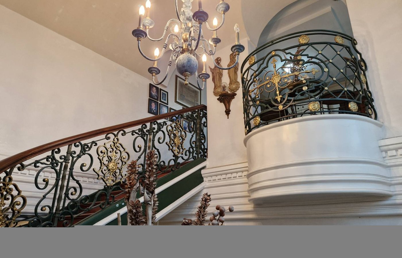 Photo 9 of 10 — 5BR house for sale, Ayala Alabang Village, Muntinlupa