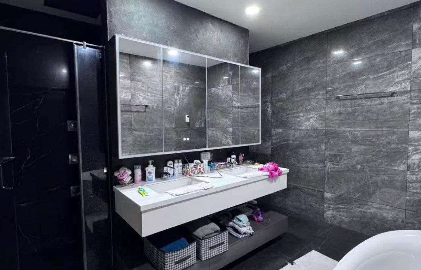 Photo 5 of 9 — 3BR condo for sale, Park Terraces, Makati