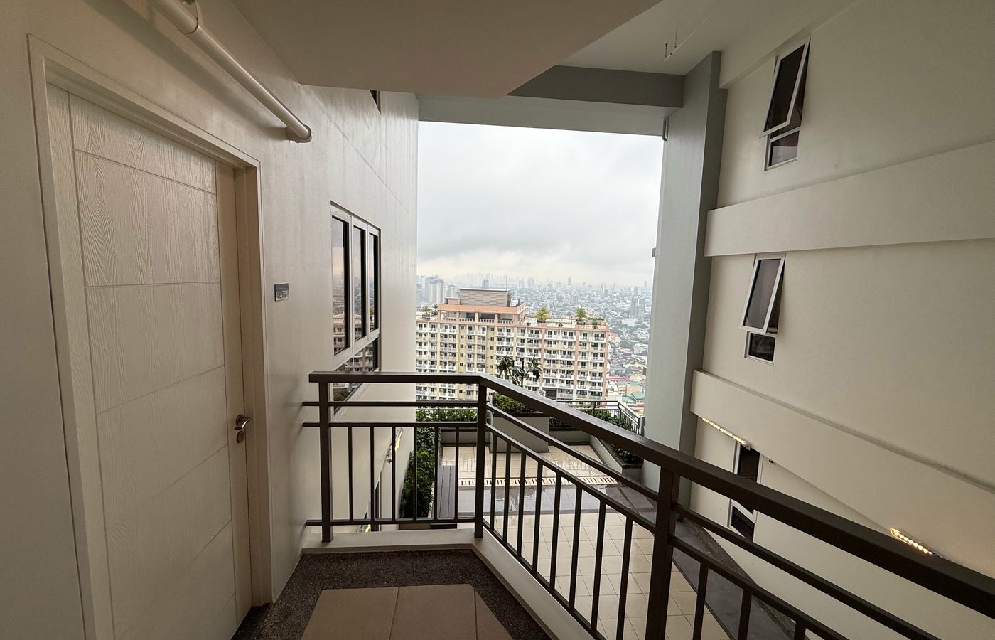 Photo 3 of 8 — 2BR condo for rent, The Oriana, Quezon City