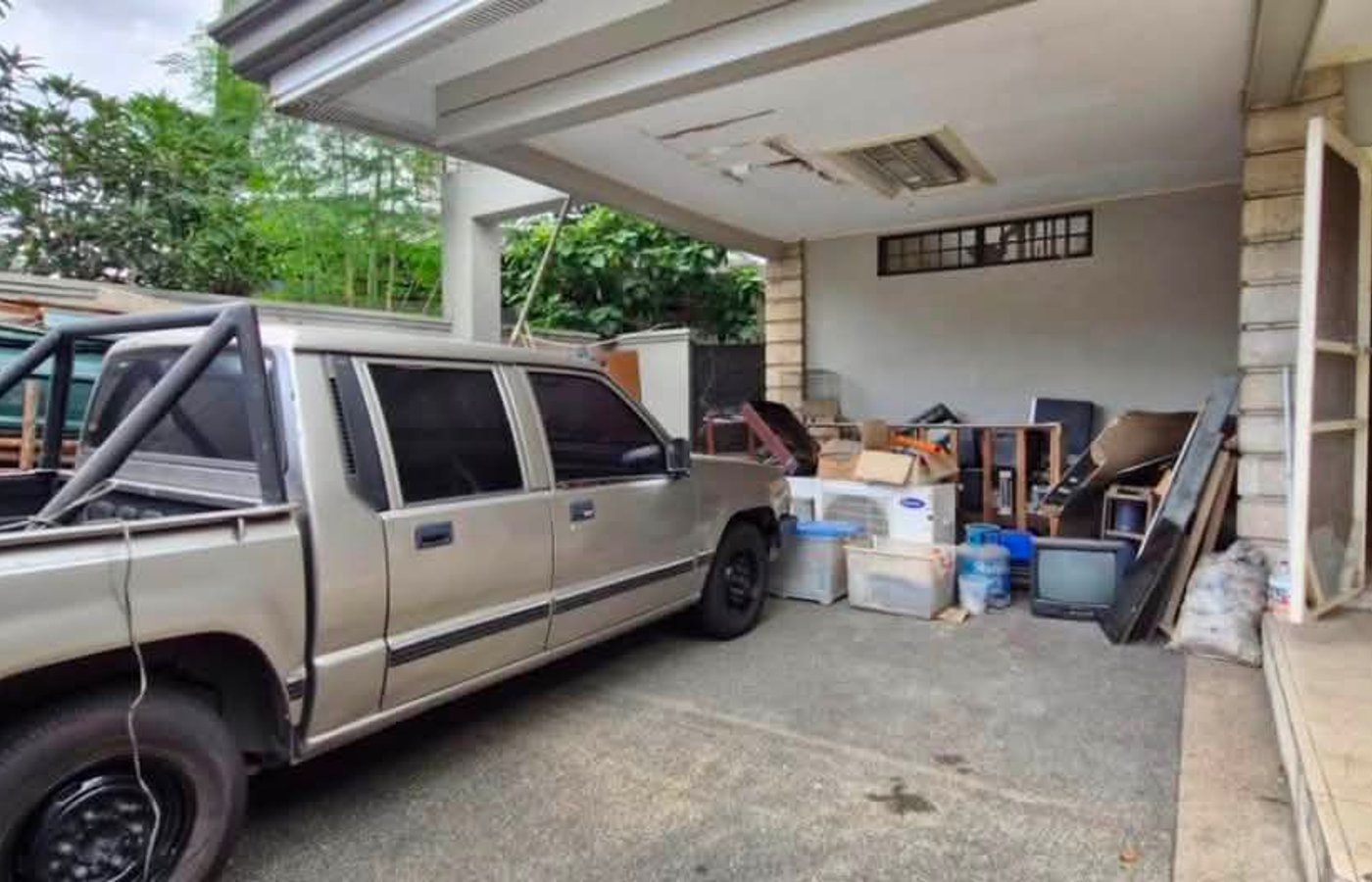 Photo 1 of 9 — 4BR house for sale, Acropolis, Quezon City