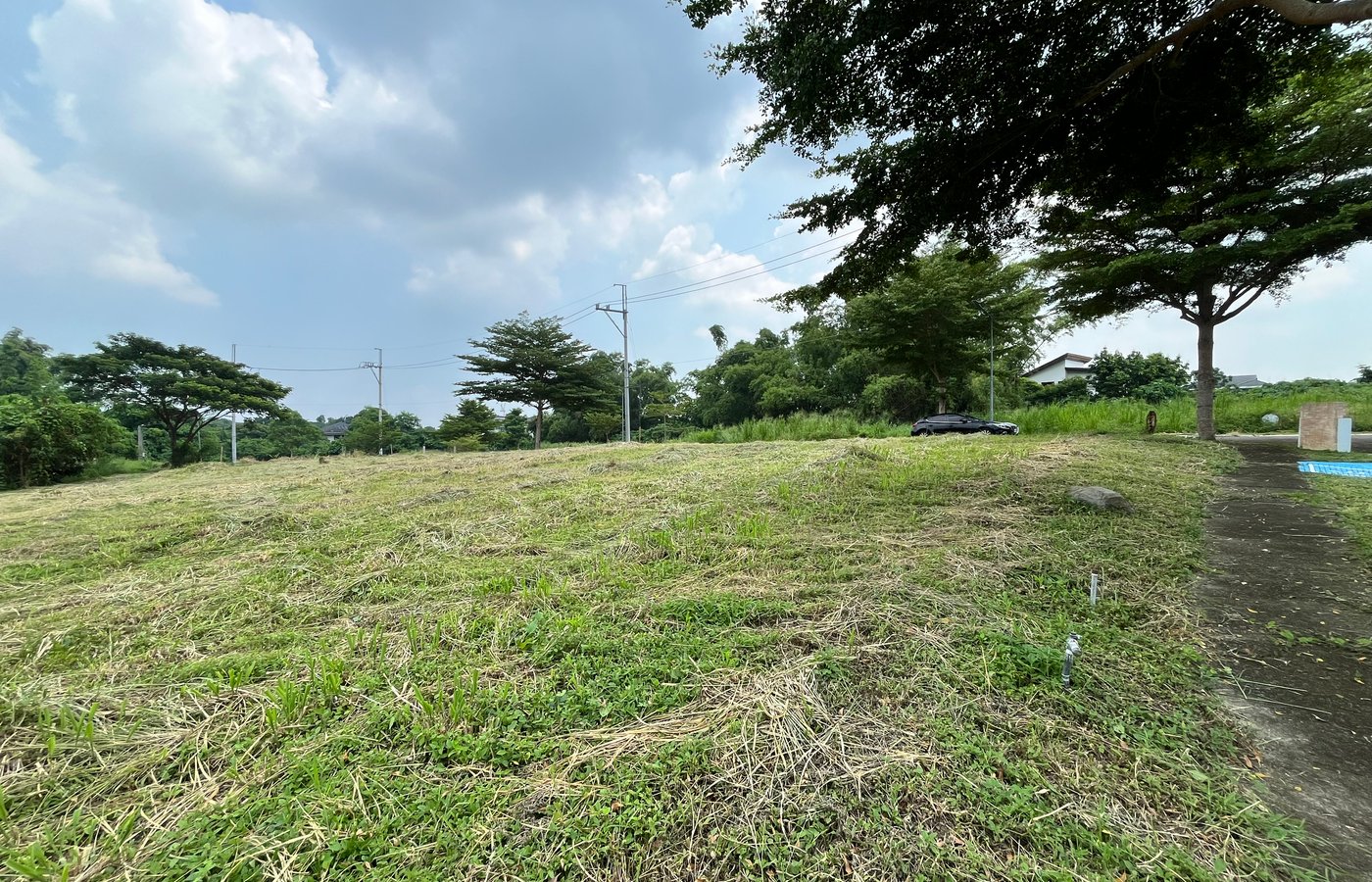 Photo 6 of 10 — Residential lot for sale, Racha Mansions, South Forbes, Silang