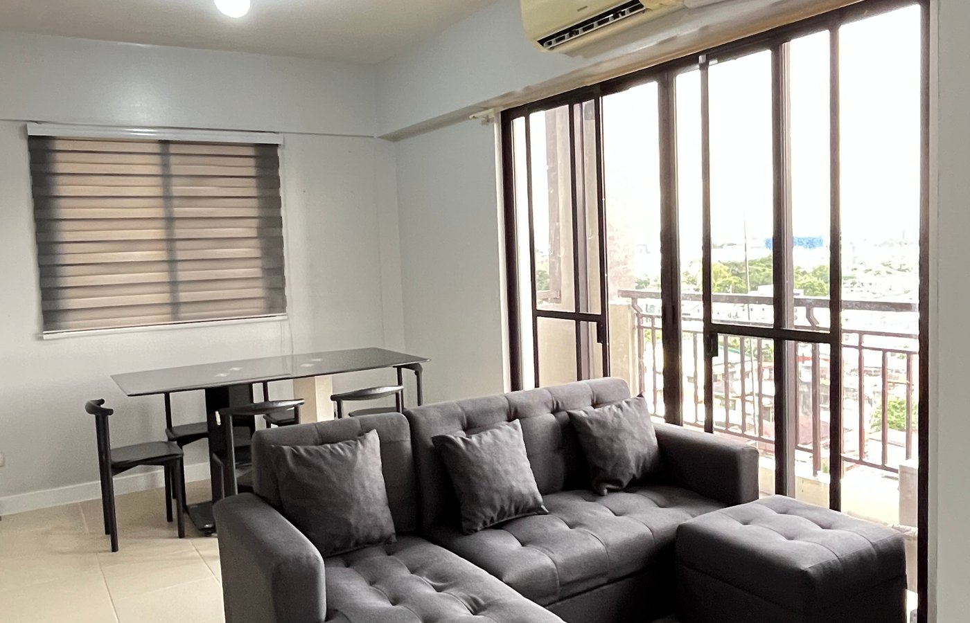 2 Bedroom End Unit for Sale in Arista Place Parañaque