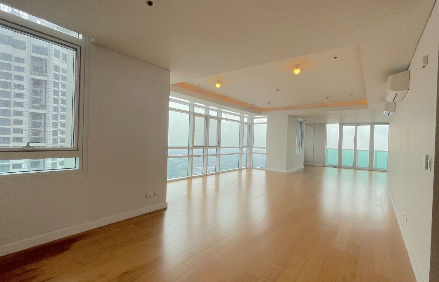Photo 3 of 4 — 3BR penthouse for sale, Park Terraces, Makati