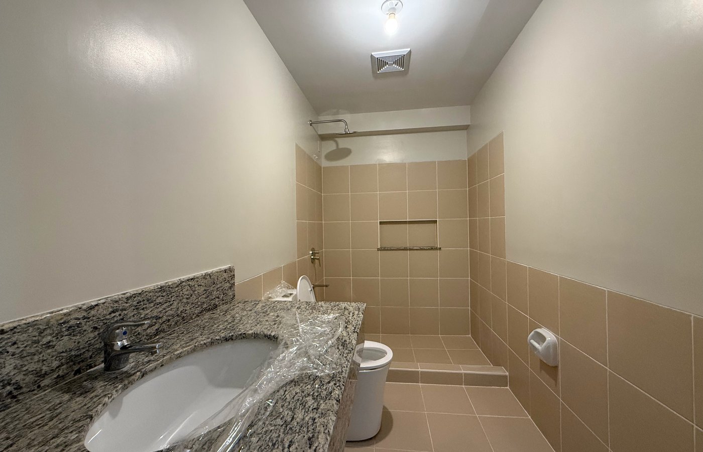 Photo 6 of 8 — 2BR condo for rent, The Oriana, Quezon City