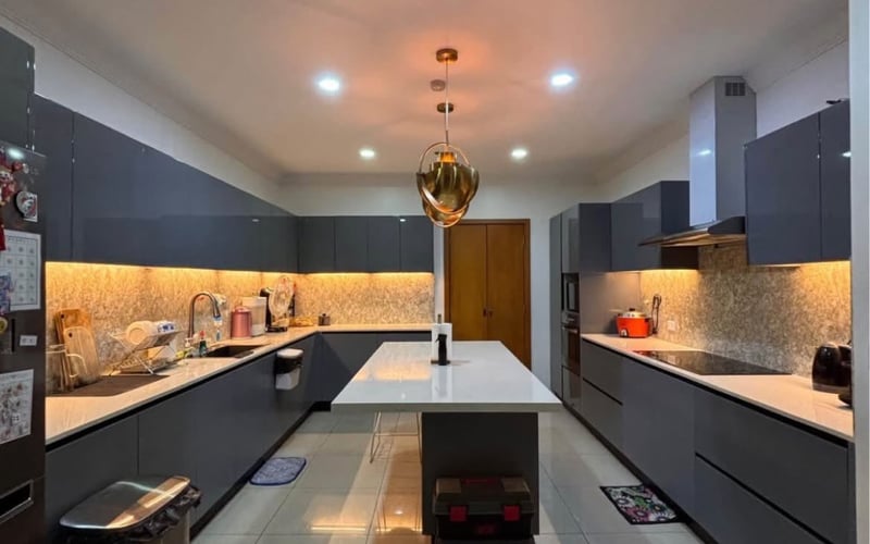 3BR High-Floor Unit with 3 Balconies for Sale in Park Terraces Tower 1, Makati
