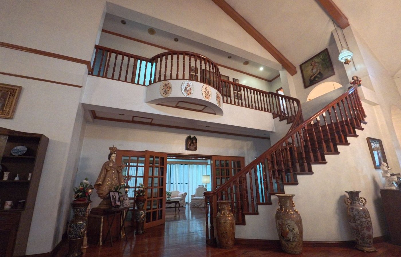 Photo 2 of 10 — 5BR house for sale, Loyola Grand Villas, Quezon City