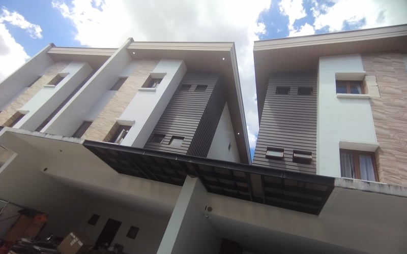23 Acacia Street New Manila Detached Home in Exclusive 5-Unit Compound